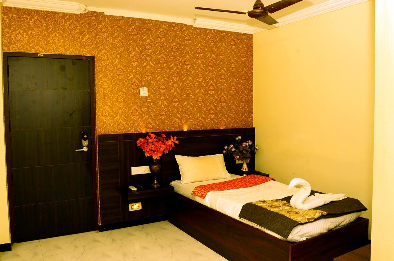 Hotel Gowtham Coimbatore Exterior photo