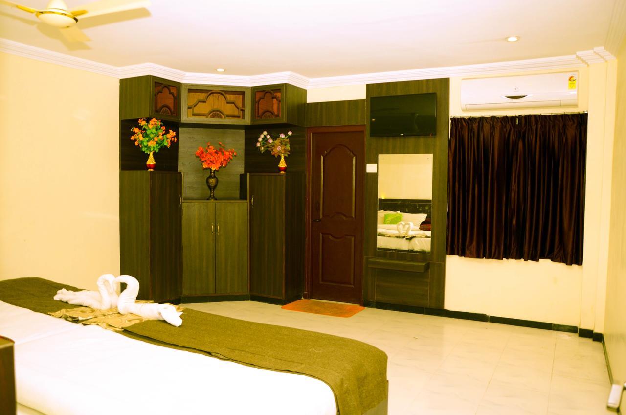 Hotel Gowtham Coimbatore Exterior photo